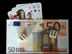 Geld & Spielkarten – Quelle: pixabay.com (beba)